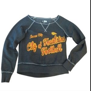 NFL Kansas City Chiefs Distressed Gray Fleece Cith Of Fountains Sweatshirt Sz S